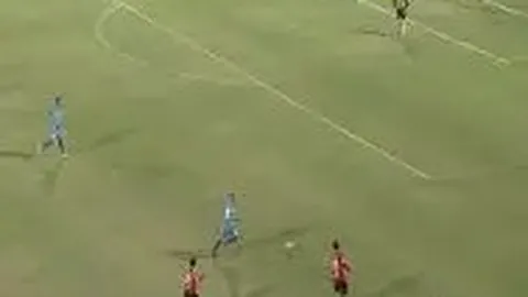 中国女足2025赛季客场战袍揭晓：白色花卉图案球衣登陆官网