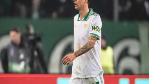 篮球困境：副班长被动处境依旧